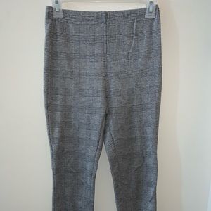 F21 Black & White Plaid Leggings Good Condition !!